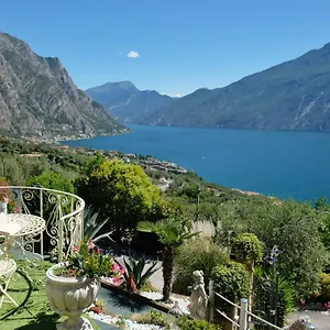 https://appartamenti-casa-carlotta.it-lombardy.com